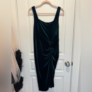 Elegant Dark Green Velvet Dress